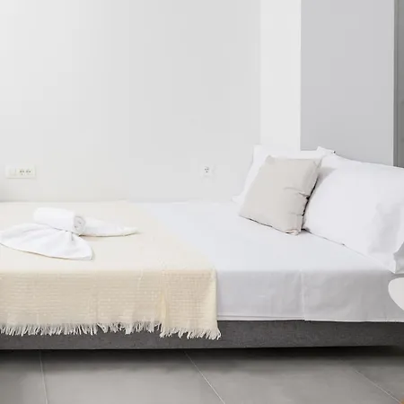 Ariadne & Thiseas μodern ηomes In Hersonisos Apartment